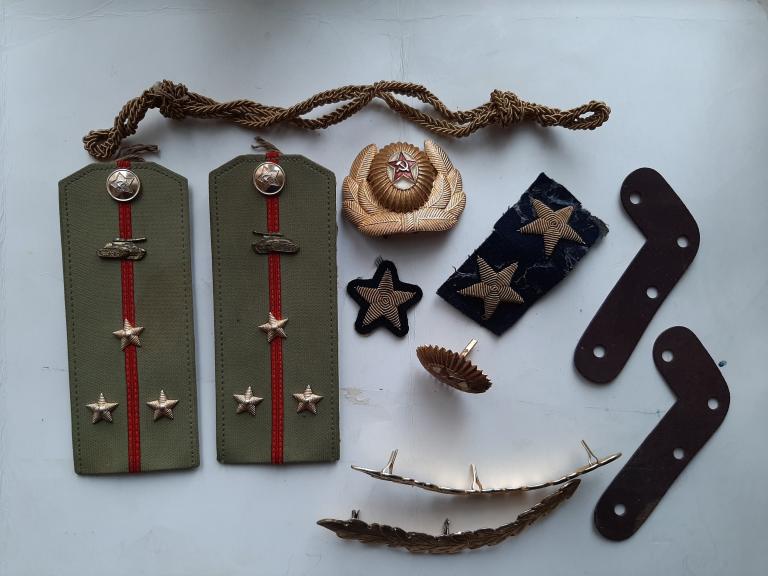 ВОЕННАЯ  АТРИБУТИКА ПОГОНЫ КОКАРДЫ И ДР. ВС СССР