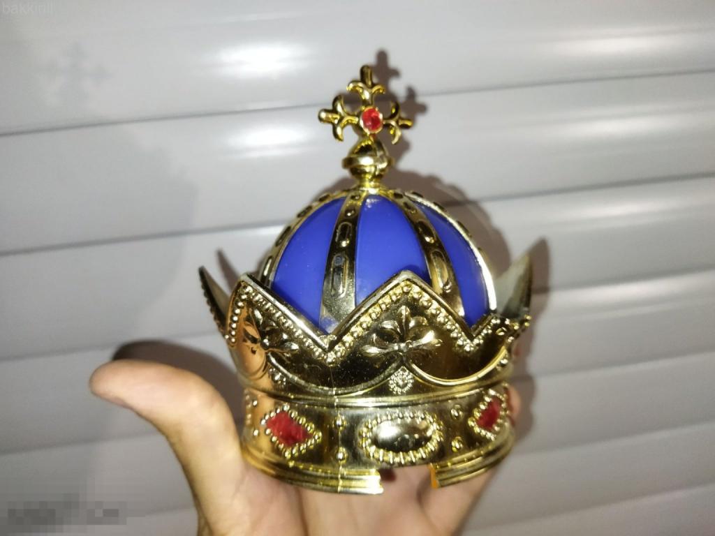 корона аксессуар на торпедо под освежитель и тд. 90-е