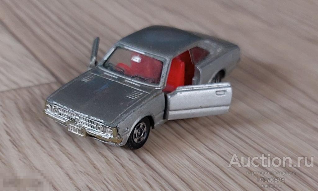 Модель TOYOTA CORONA 2000GT 1:61. Серебро Tomica винтаж Япония.