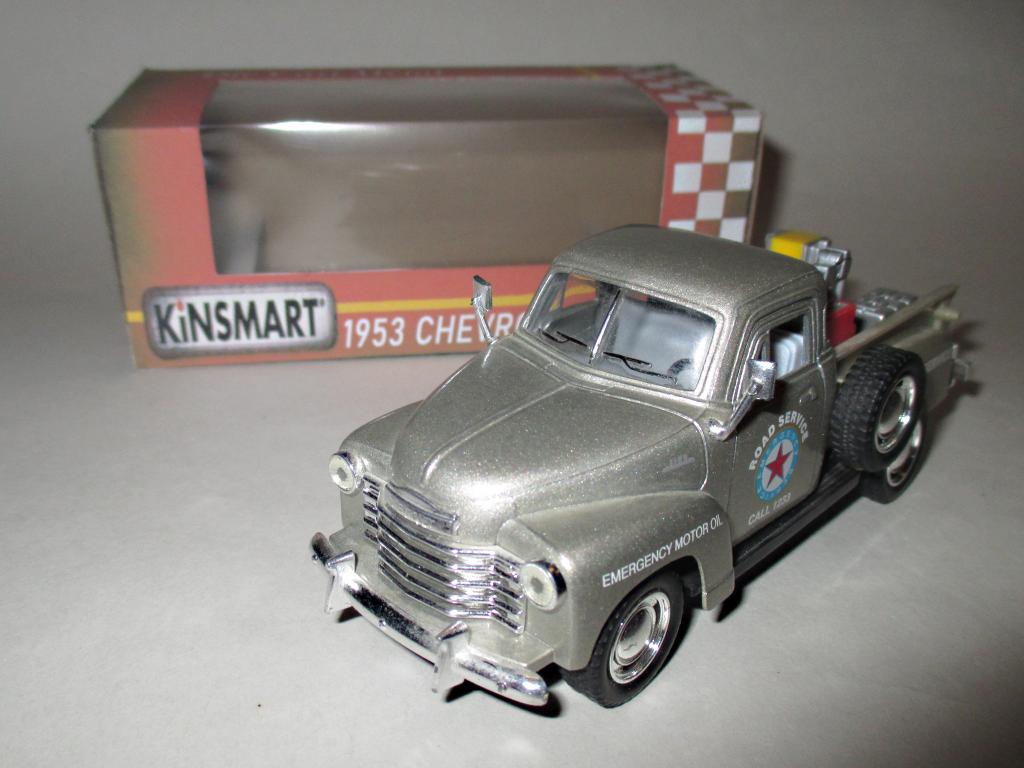 модель авто Chevrolet 3100 technical assistance / Шевроле 3100 техпомощь ( Kinsmart ) Описание!!!