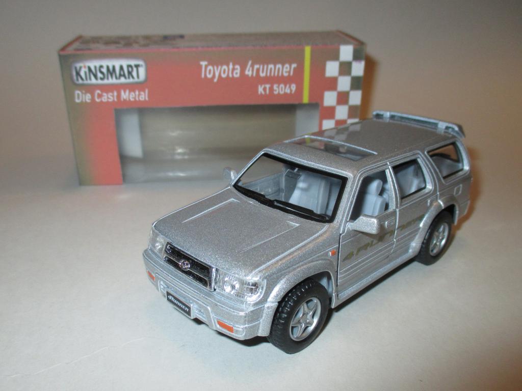 модель авто Toyota 4runner Foranner / Тойота 4раннер Фораннер ( Kinsmart ) Читайте Описание!!!