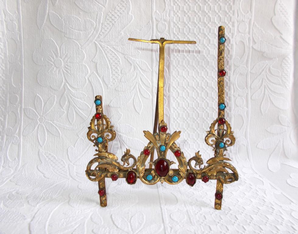 Красивая и старинная  рамочка. Латунь