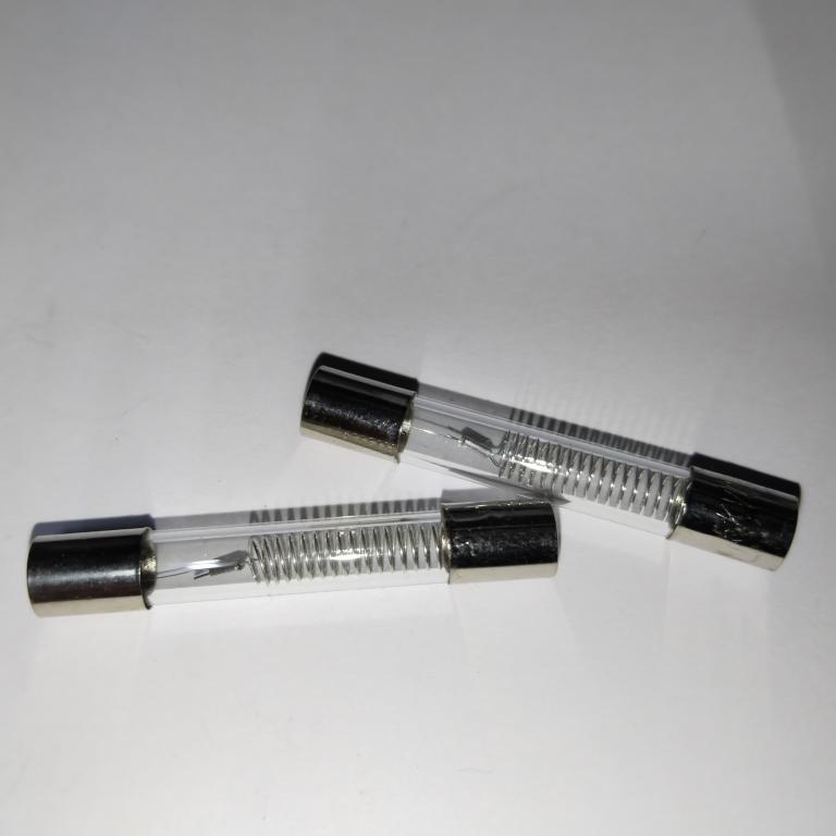 Предохранитель для Микроволновки (СВЧ) - 0,85А -5кВ, стекло.