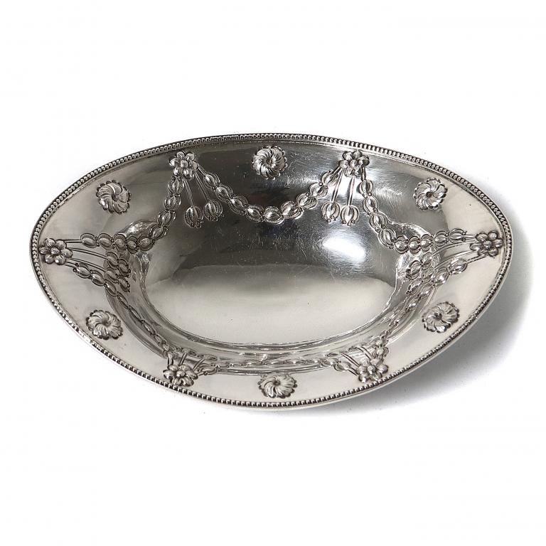 Серебряная ваза. Англия, 1910 год