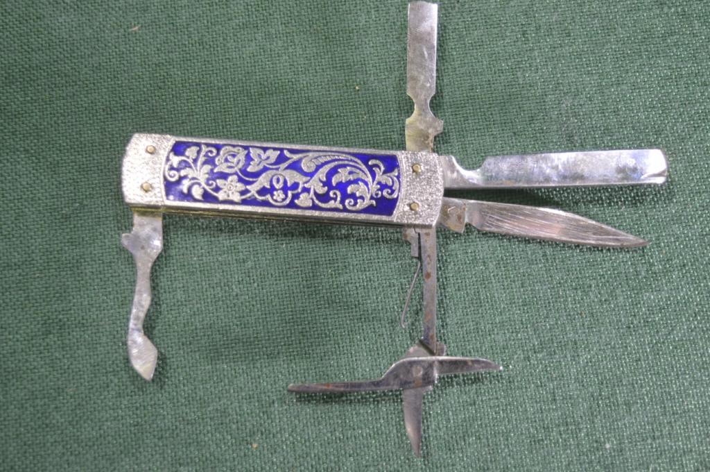 Нож складной маникюрный набор. 5 предметов. Павлово. СССР.