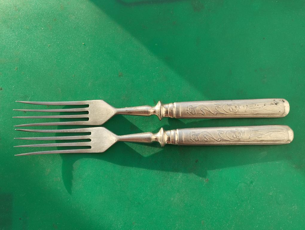 Вилка столовая старинная. Нержавейка. Без клейма.