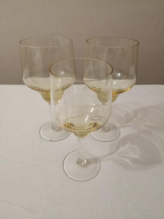 Фужеры, бокалы цитриновое стекло 70ые годы, три штуки.