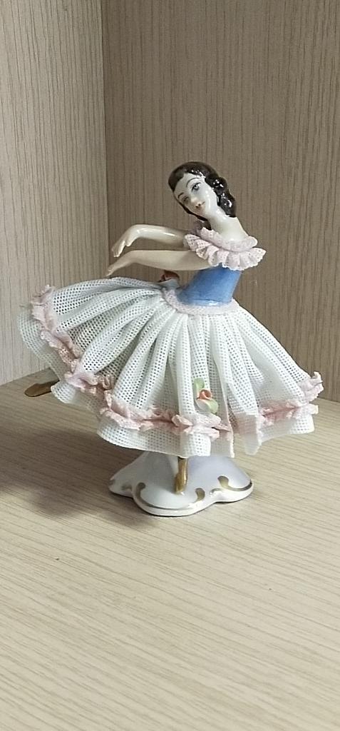 Фигурка " Танцовщица   " Германия. Кружевной Фарфор. 15.