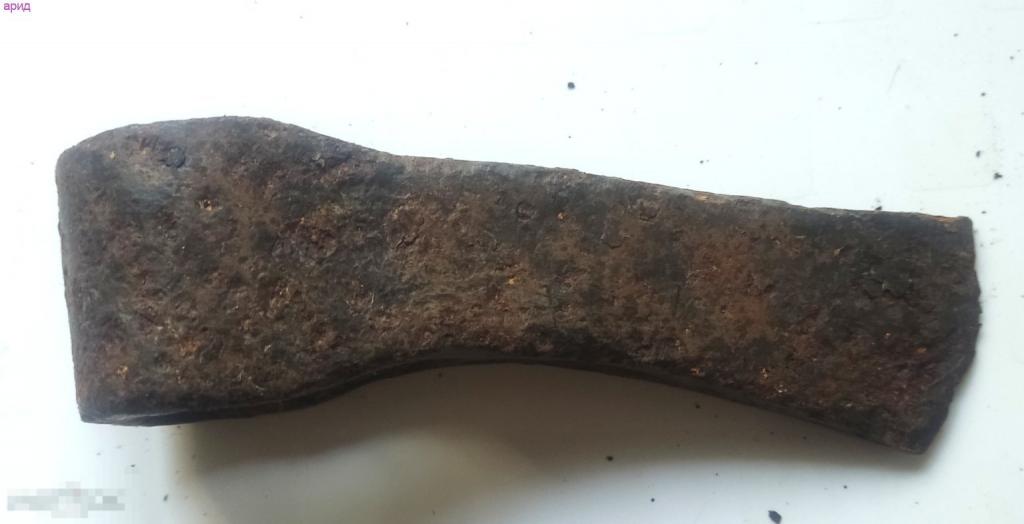 Топор древний -ранние славяне.