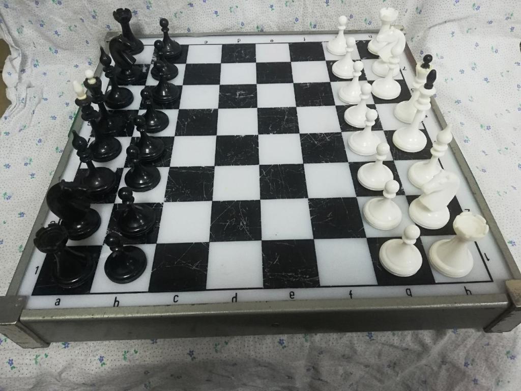 шахматы СССР пластиковая доска с карманам Красивые изящные фигуры - глянцевый пластик
