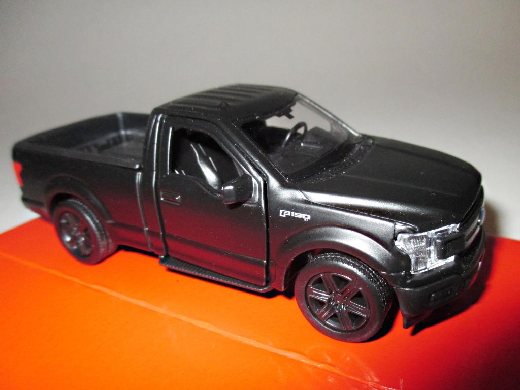 модель авто Ford F-150 / Форд Ф-150 (MOBICARO) Читайте описание !!!