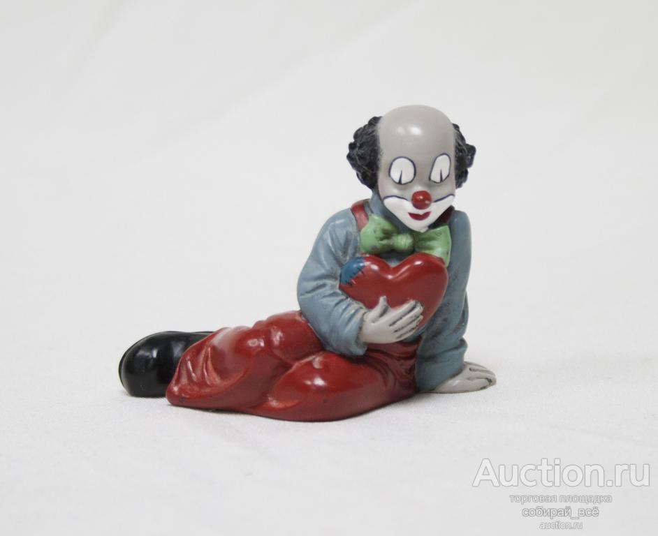 Статуэтка Влюблённый клоун, композиционная масса, размер 5,3х6,5 см  (45)