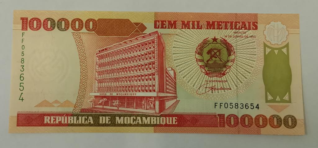 Мозамбик 100000 метикайс 1993 UNC