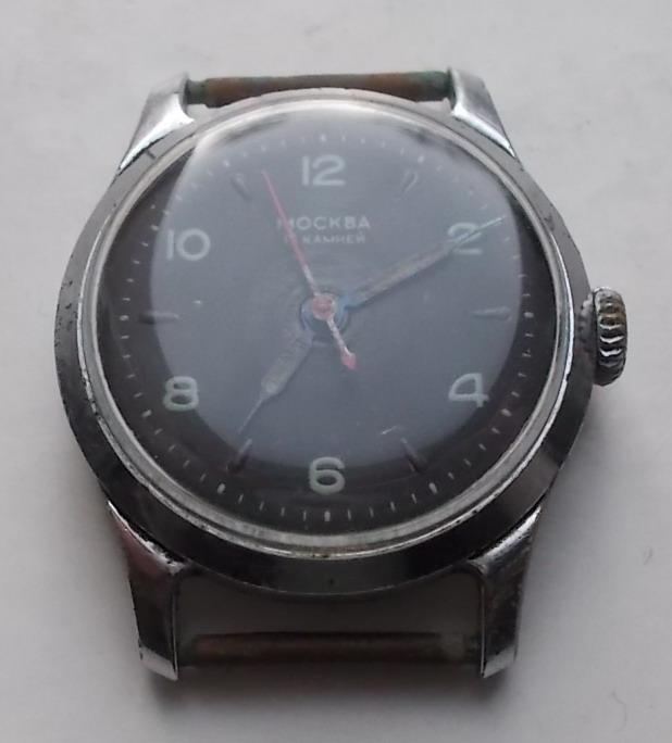 Часы СССР Москва на ходу черный циферблат