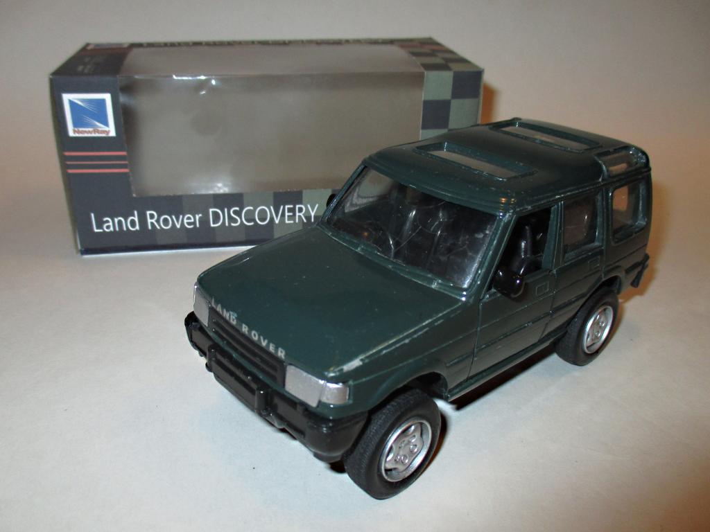 модель авто Land Rover Discovery / Ленд Ровер Дискавери (NEW RAY) Читайте описание!!!