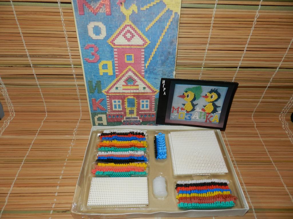 ИГРА НАСТОЛЬНАЯ - "МОЗАИКА" в КОРОБКЕ. З-д. "ПОЛИЭТИЛЕН" (СОХРАННОСТЬ) СССР 1970гг