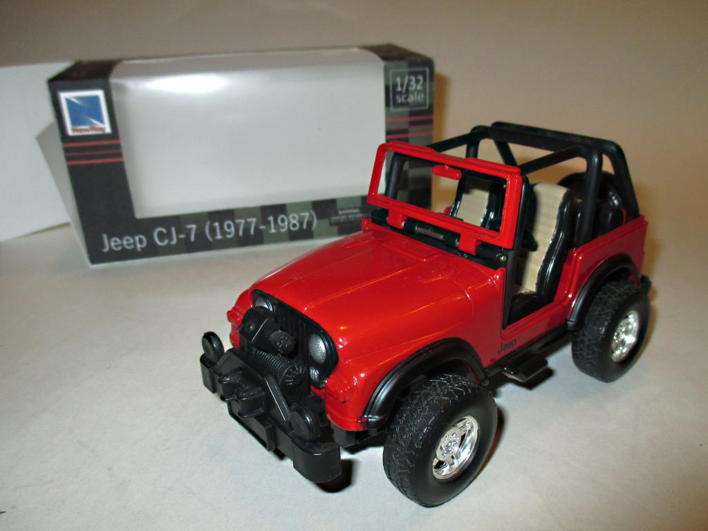 модель авто Jeep CJ-7 / Джип ЦЖ-7 (NEW RAY) Читайте описание!!!