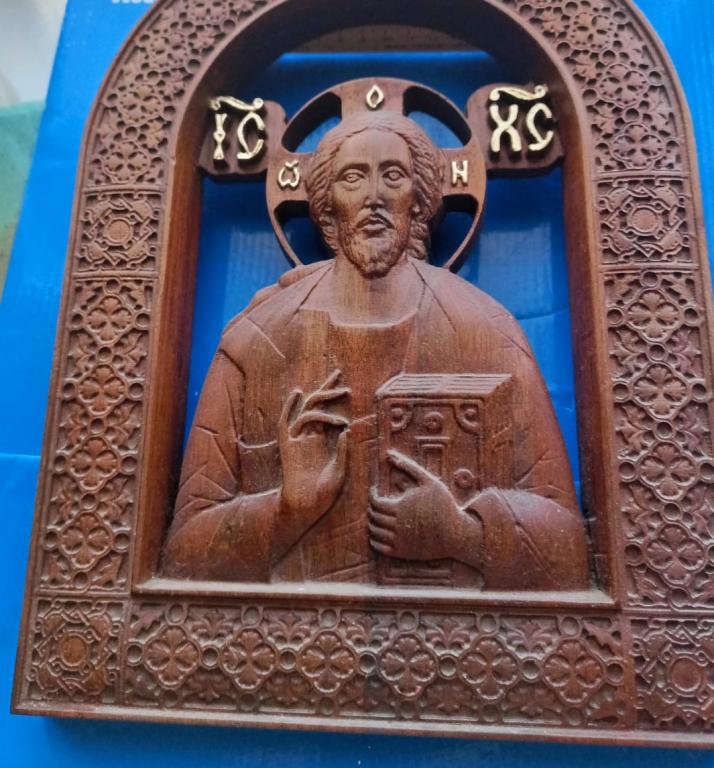 резные иконы Вседержитель , и  Богородица, ручная резьба по ореху