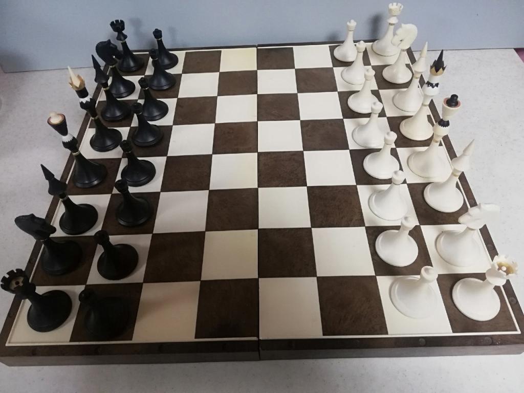 Шахматы СССР г. Минск БССР Фигуры из пластика Олимпийская серия РАРИТЕТ !!!