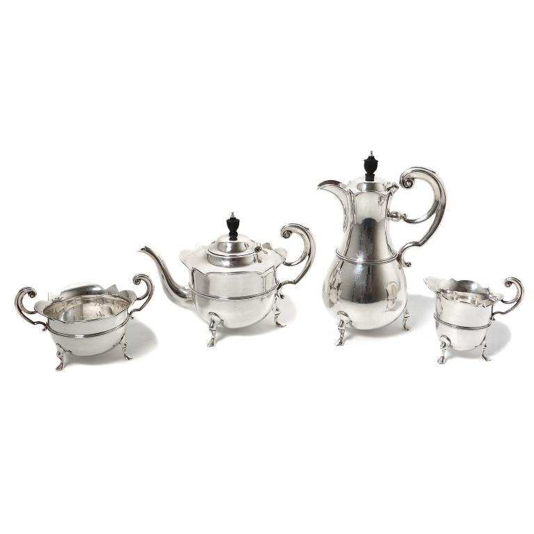 Серебряный чайно-кофейный сервиз из 4 предметов.  Англия, 1905 год
