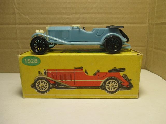 Mercedes Benz  1928 ESTETYKA   ОРИГИНАЛЬНАЯ КОРОБКА  ЦВЕТ  ГОЛУБОЙ