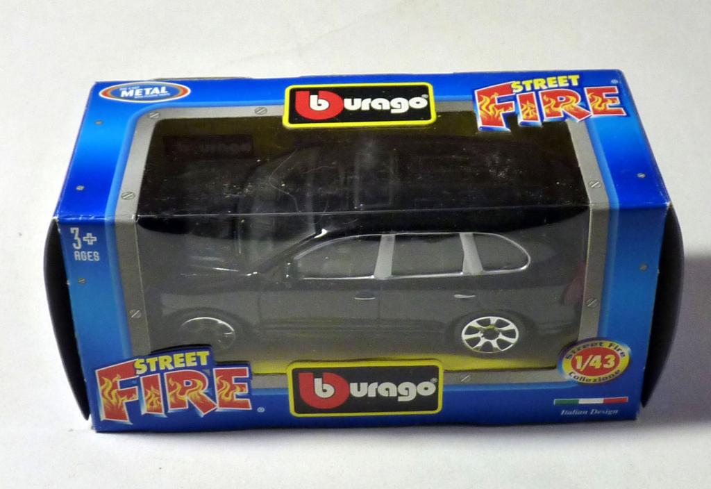 Модель Porsche Cayenne Turbo Bburago 1:43 Burago в коробке