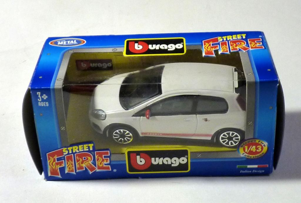 Модель Fiat Grande Punto Abarth Bburago 1:43 Burago в коробке