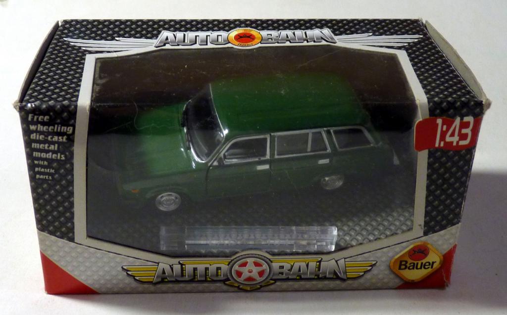 Модель LADA-2104 BAUER Autobahn 1:43 в коробке