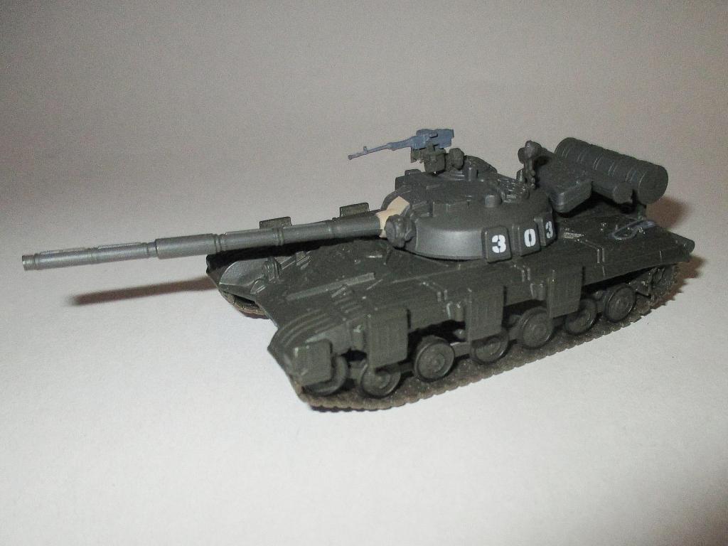 модель танк Т-64 (готовая Фабричная 1/72 ) Читайте Описание!!!