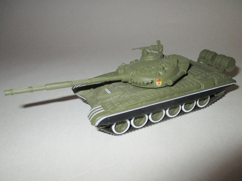 модель танк Т-72 (готовая Фабричная 1/72) Читайте Описание!!!