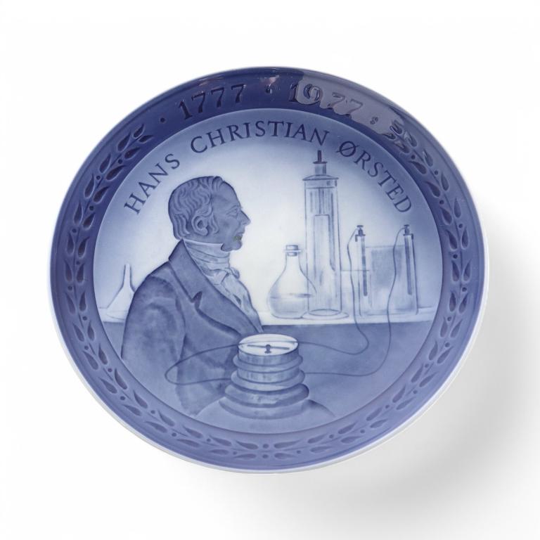 Памятная фарфоровая тарелка. Royal Copenhagen 1977 год