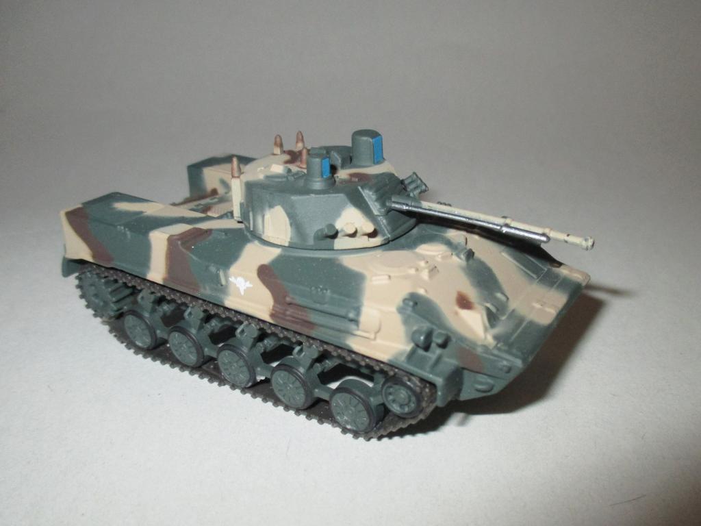 модель танк BMD-4 / БМД-4 (готовая Фабричная 1/72) Читать Описание !!!