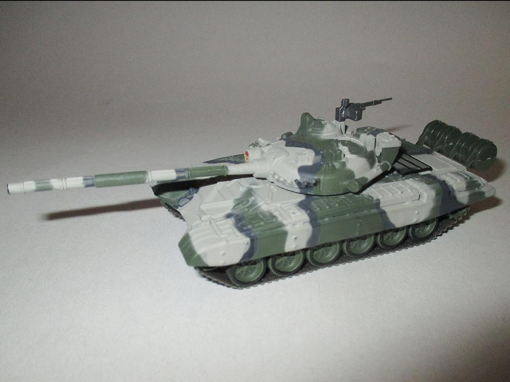 модель танк Т-72 (готовая Фабричная 1/72) Читайте описание!!!