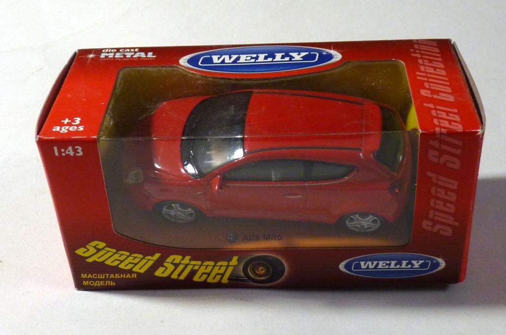 Масштабная модель Alfa Romeo MiTo Welly 1:43 в коробке Велли