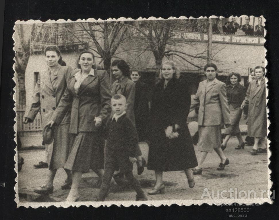 фото 60-е демонстрация праздник агитация р-р 115х85 мм