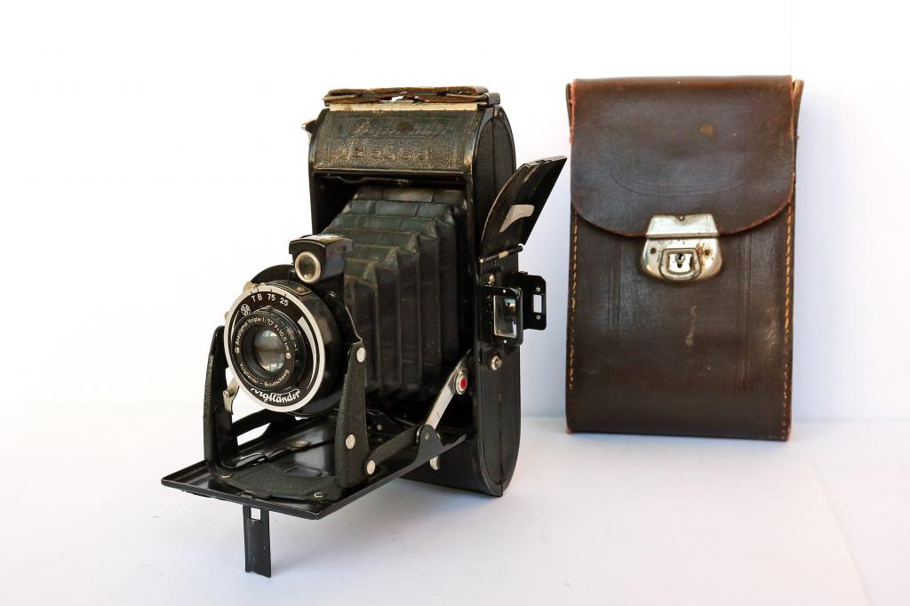 Интересный немецкий фотоаппарат Voigtlander 1930-е годы (№1)