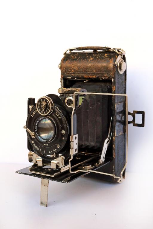 Интересный немецкий фотоаппарат Ihagee Ultrix (1920-е годы)