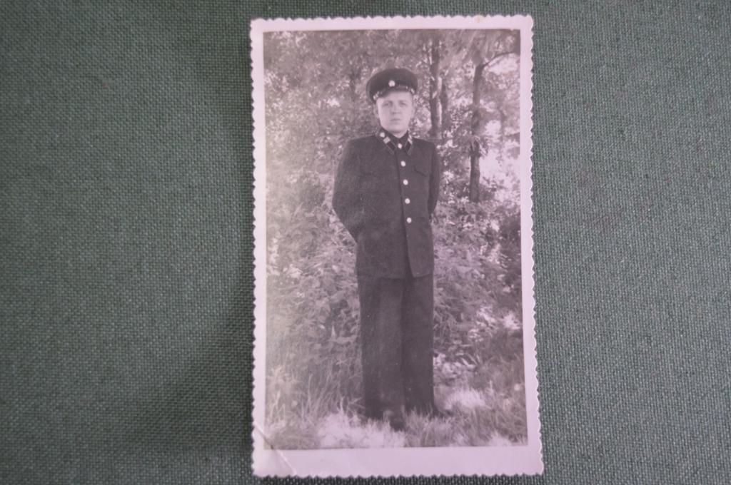 Фотография "Советник Финансовой Службы Госбанк". Фуражка, петлицы. СССР. 1940е.