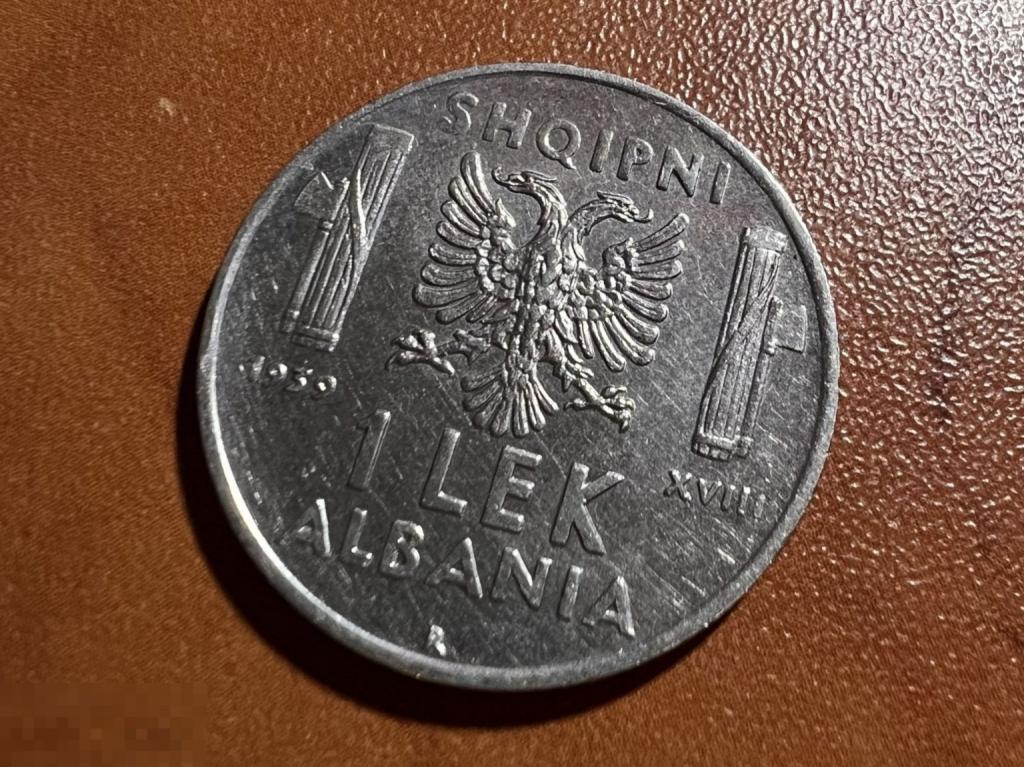 1 ЛЕК 1939 ♠️ Албания ♠️ КМ# 31 • VF+ • Магнитная