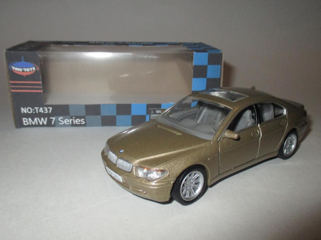 модель авто BMW 7 Series / БМВ 7 Серии (Tins Toys ) читайте описание !!!