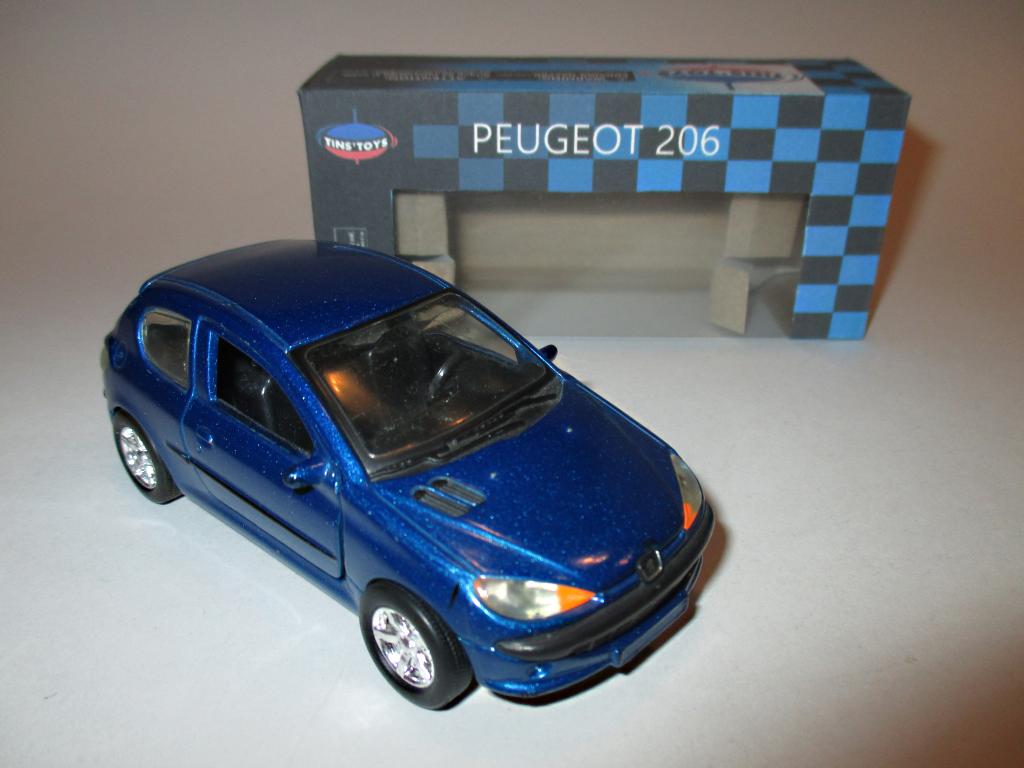 модель авто Peugeot 206 / Пежо 206 (Tins Toys ) читайте описание !!!