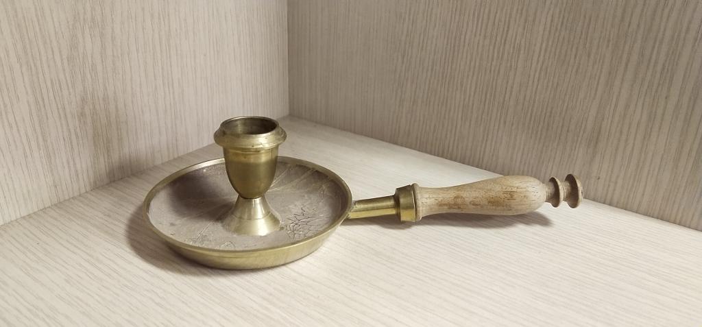 Подсвечник кабинетный. Латунь. Холодная эмаль.