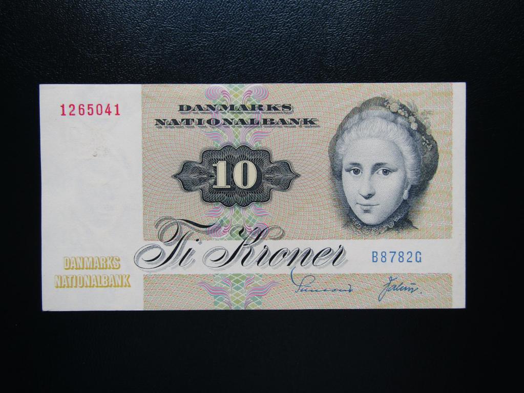 Дания - 10 крон 1972 (1978)г. Префикс В8. UNC.