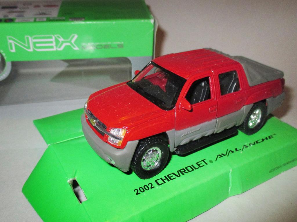 модель авто Chevrolet Avalanche / Шевроле Аваланш (WELLY) Читайте описание!!!