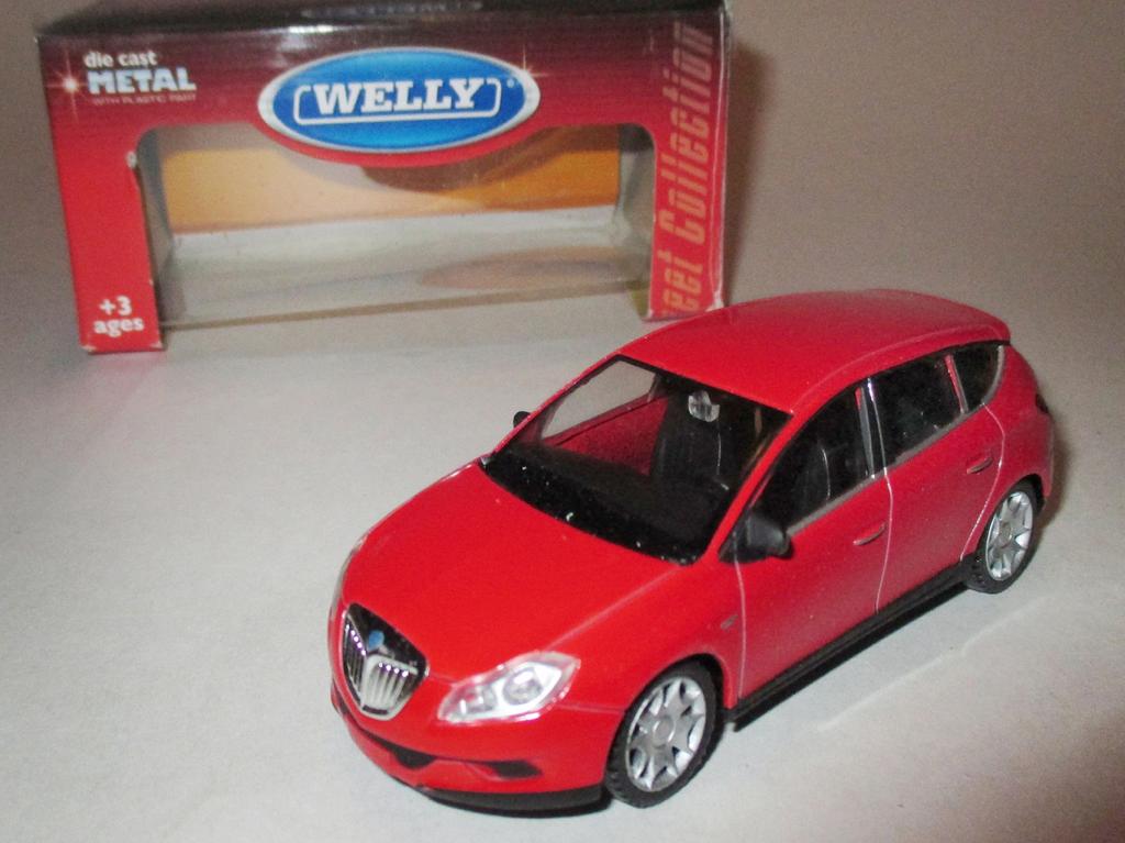 модель авто Lancia Delta / Лянчия Дельта (WELLY) Читайте описание!!!