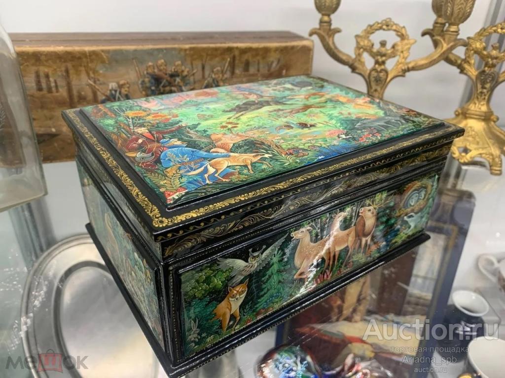 Холуй худ. Комарова Н. "Санкт-Петербург" Шкатулка лаковая