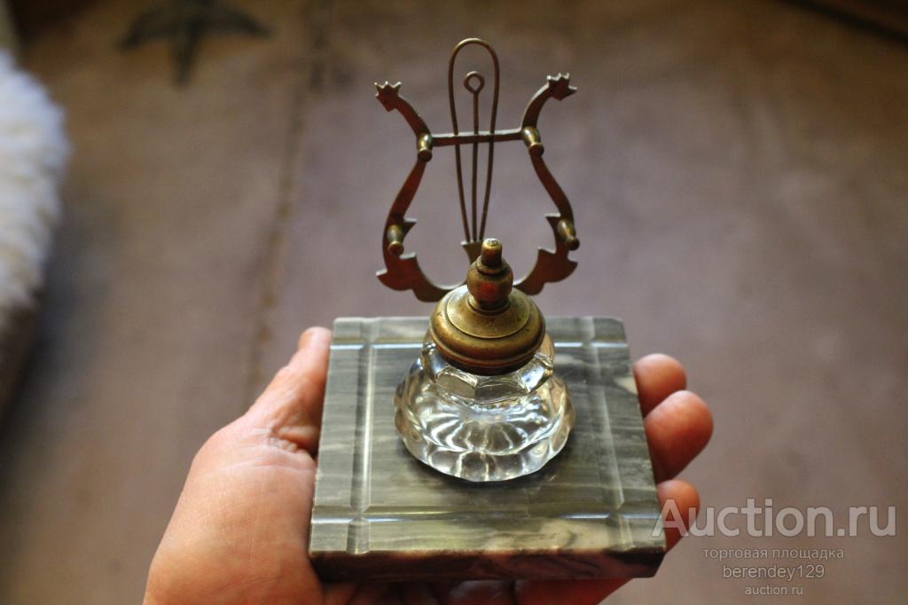 Чернильный прибор , чернильница старинная .  Урановое стекло . Мрамор . Бронза . 