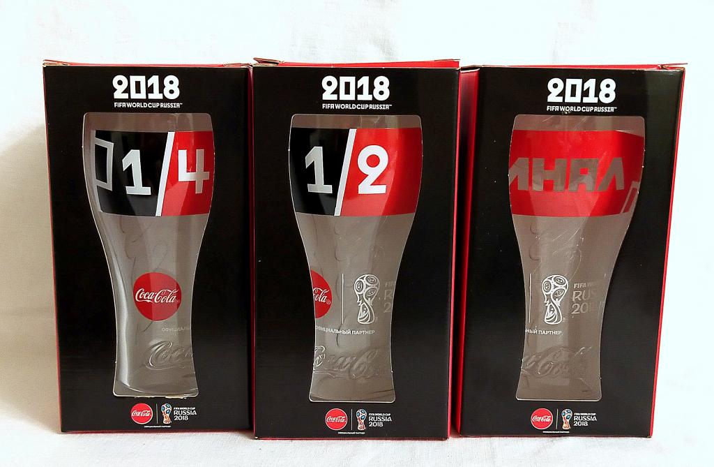 Набор стаканов   ТРИ шт.  Coca-Cola FIFA  2018  (кока кола)            (17/1)