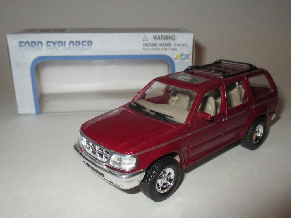 модель авто Ford Explorer / Форд Эксплорер (WELLY) Читайте описание!!!