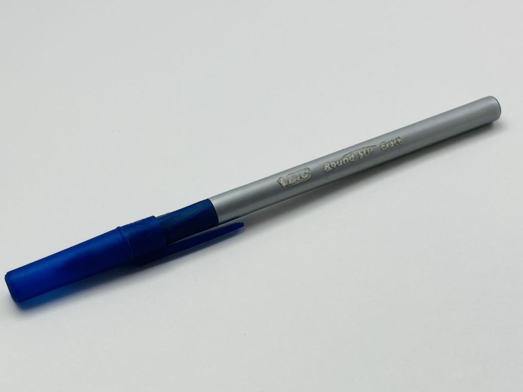 Шариковая ручка. BIC. Round Stic Exact. Синие чернила 